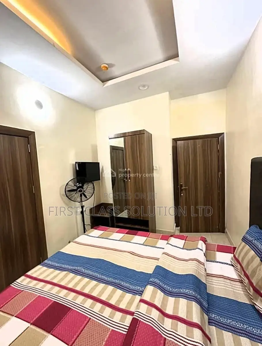 Tastefully Furnished and Serviced Luxury 1 Bedroom Apartment