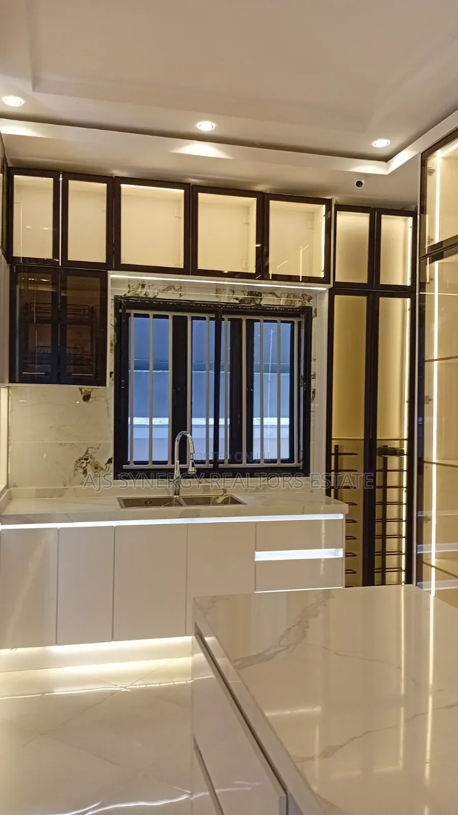 6bdrm Duplex in Lekki Phase 1 for sale