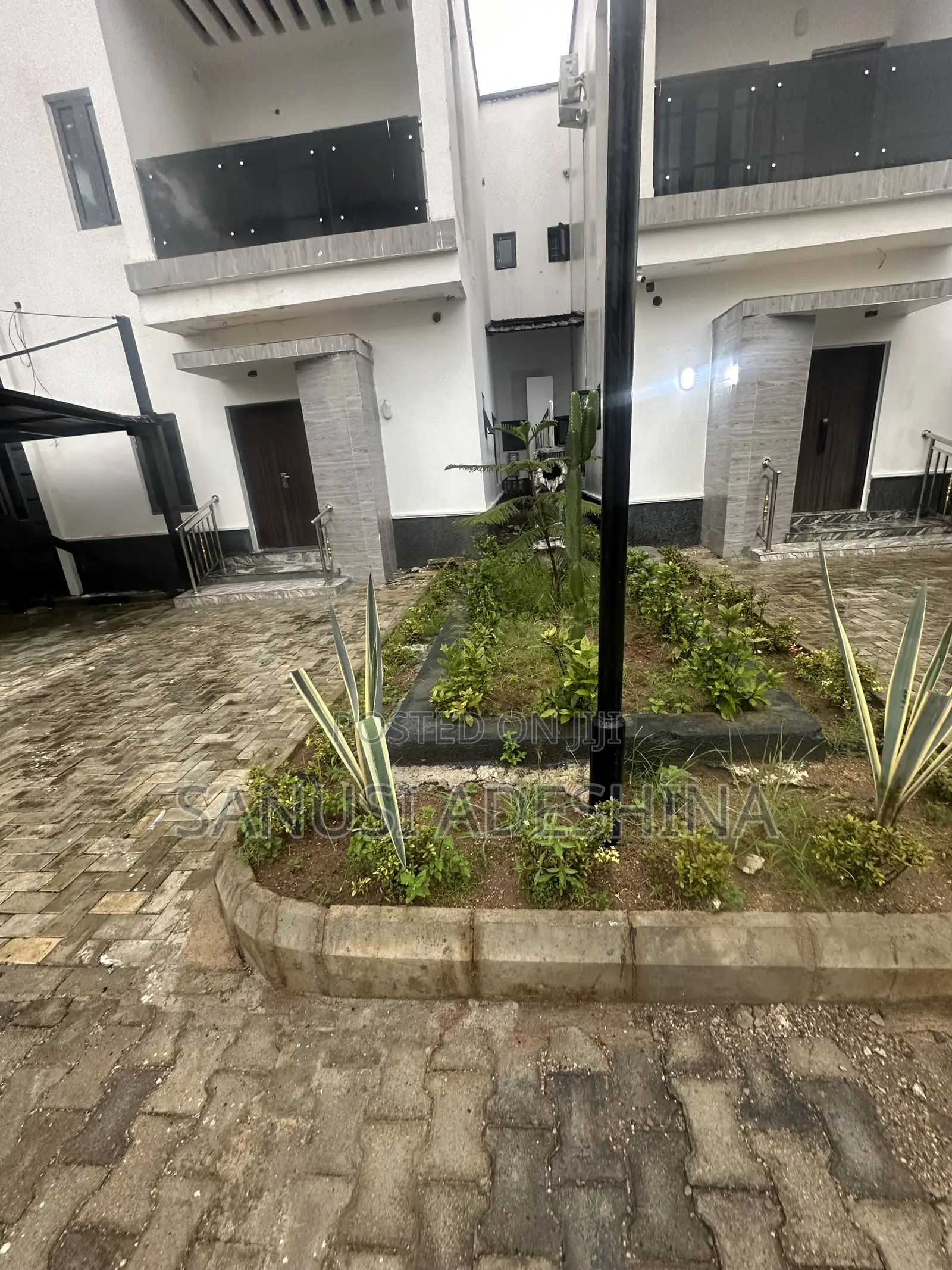 4bdrm Duplex in Jahi By Peace for sale