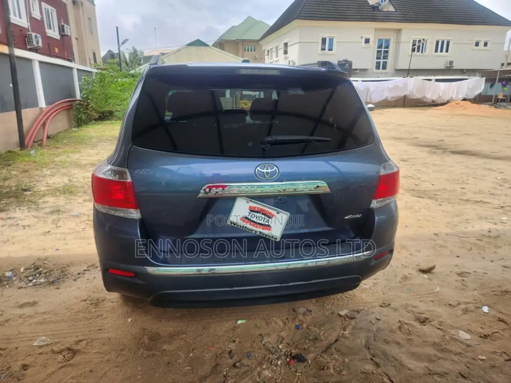 Toyota Highlander Limited 2012 Gray