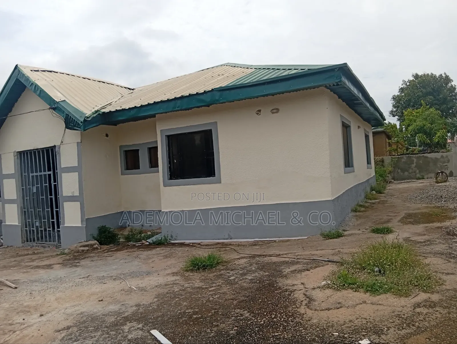 3bdrm Bungalow in Phase 4 Army Estate for rent