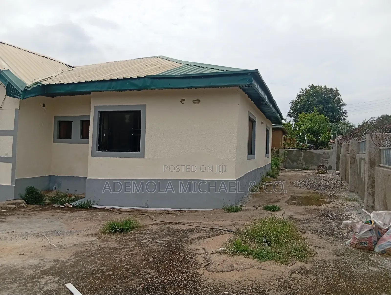 3bdrm Bungalow in Phase 4 Army Estate for rent