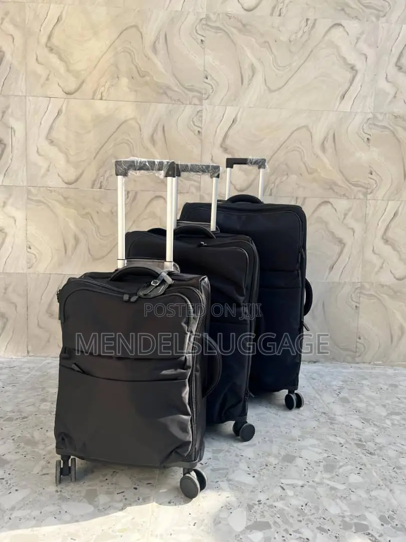 Durable Black Softshell Spinner Luggage With Expandable Body