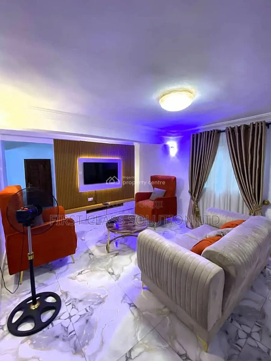 Freshly Furnished Luxury 2 Bedroom Apartment