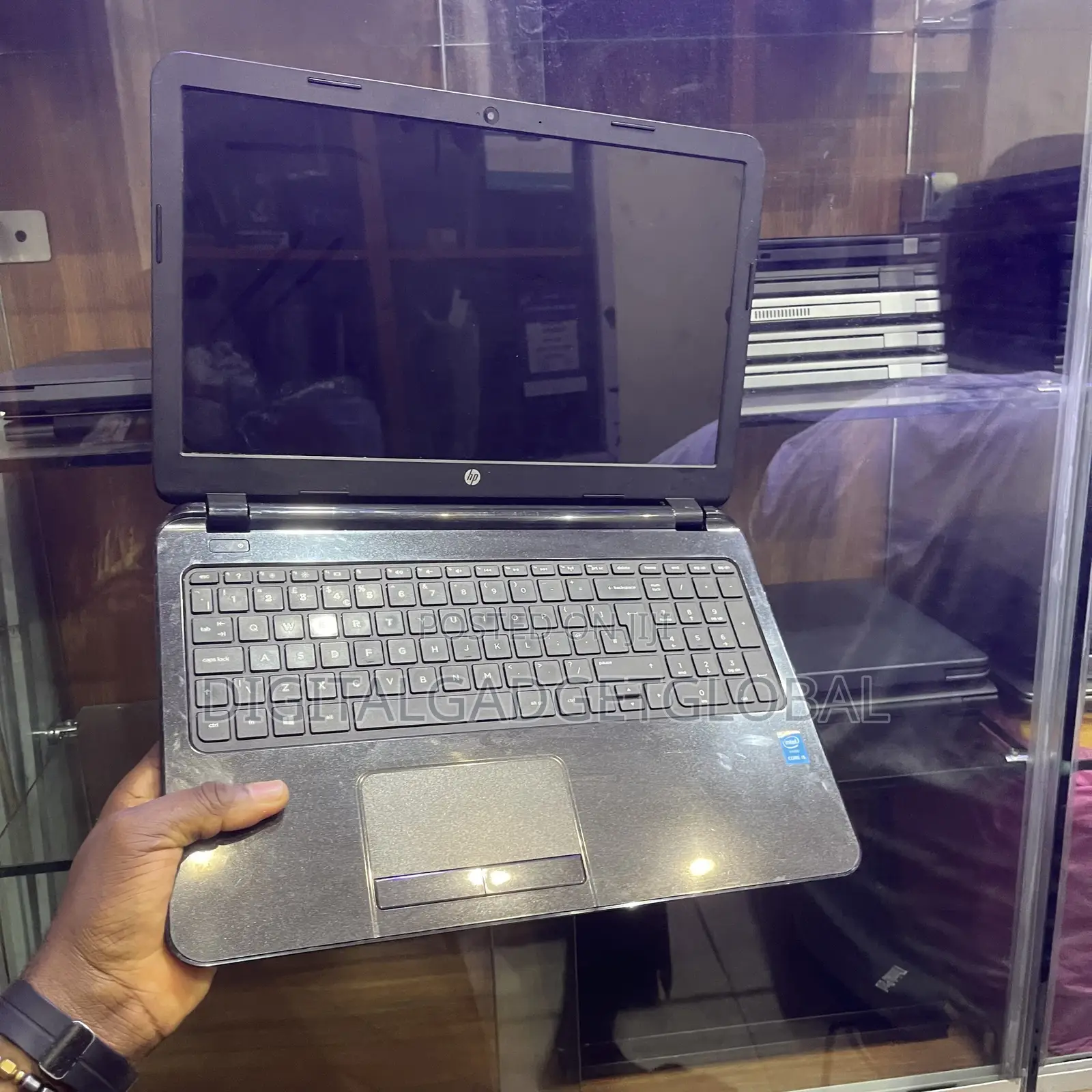 Laptop HP 15-ra003nia 8GB Intel Core i5 SSD 128GB