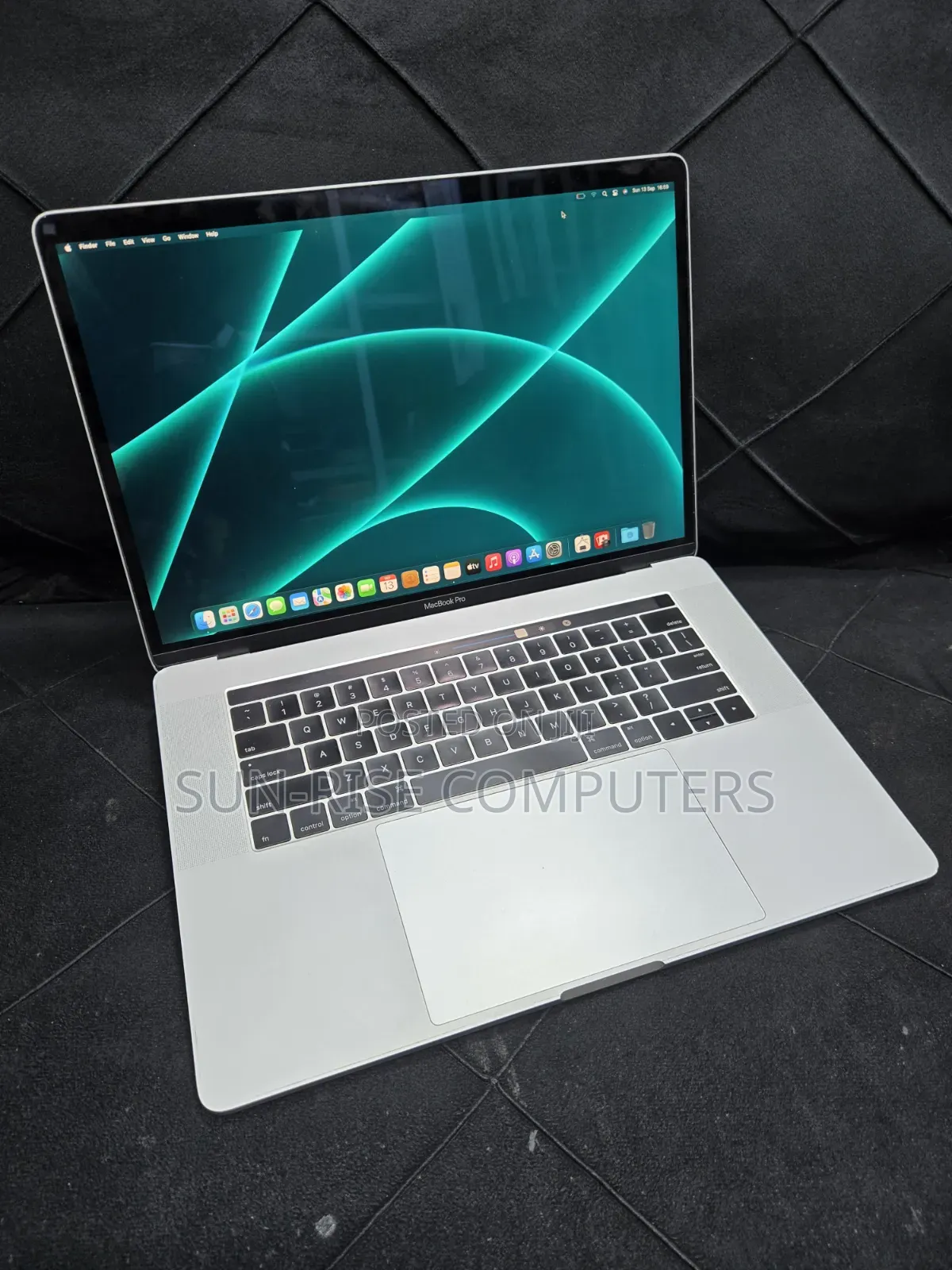 Laptop Apple MacBook Pro 2016 16GB Intel Core i7 SSD 512GB