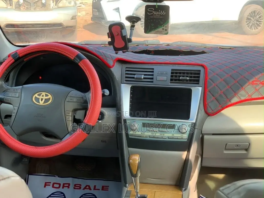 Toyota Camry XLE V6 4dr Sedan (3.5L 6cyl 6AM) 2009 Silver