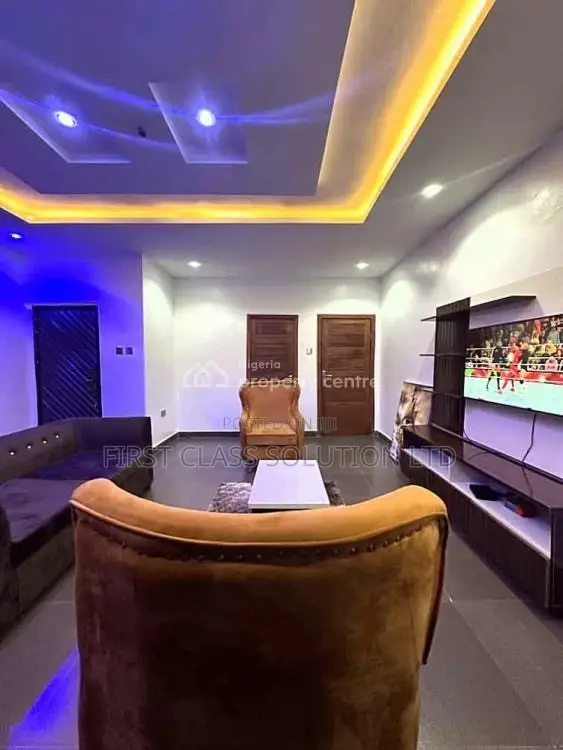 Tastefully Furnished and Serviced Luxury 3 Bedroom Apartment