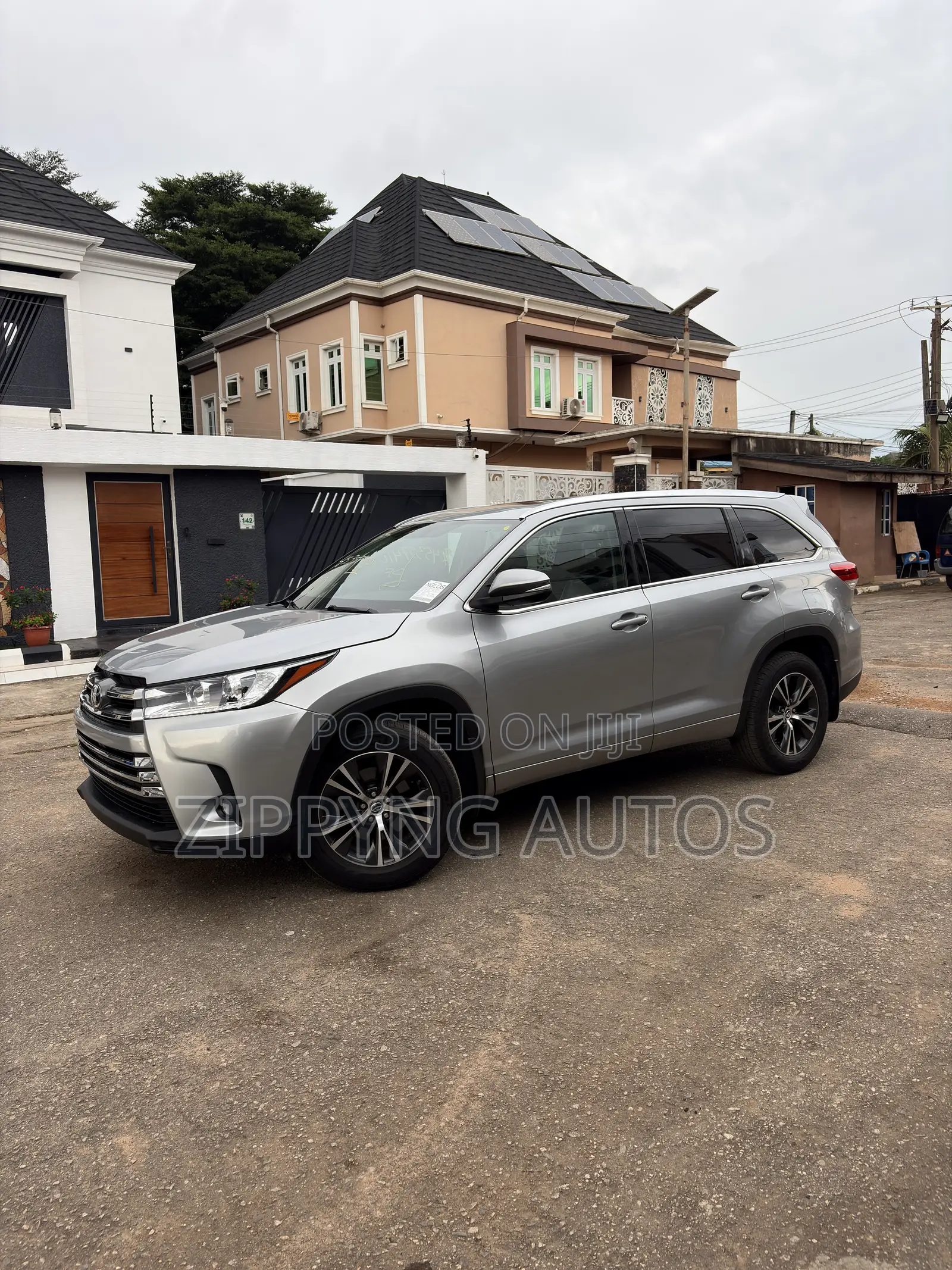 Toyota Highlander XLE V6 4x4 (3.5L 6cyl 6A) 2016 Gray