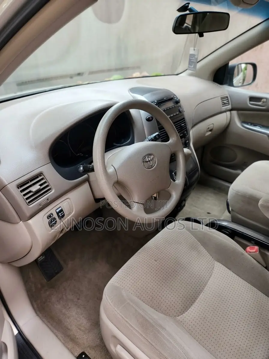 Toyota Sienna CE 7 Passenger 2010 Brown