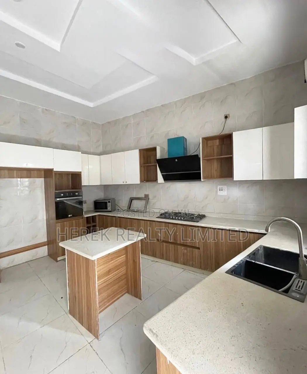 4bdrm Duplex in Empire Estate, Chevron for rent