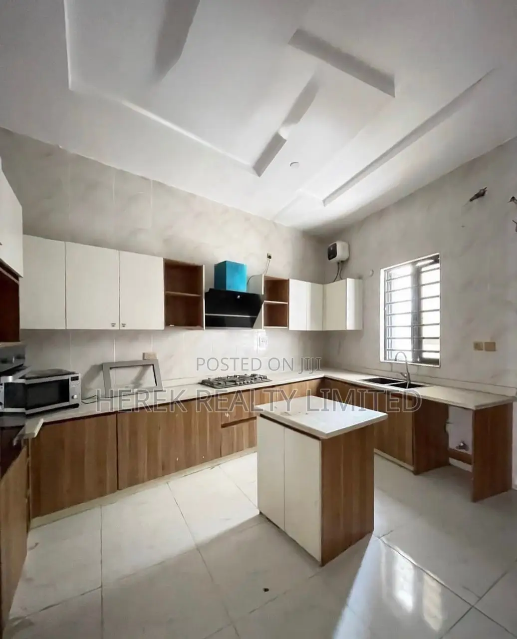 4bdrm Duplex in Empire Estate, Chevron for rent
