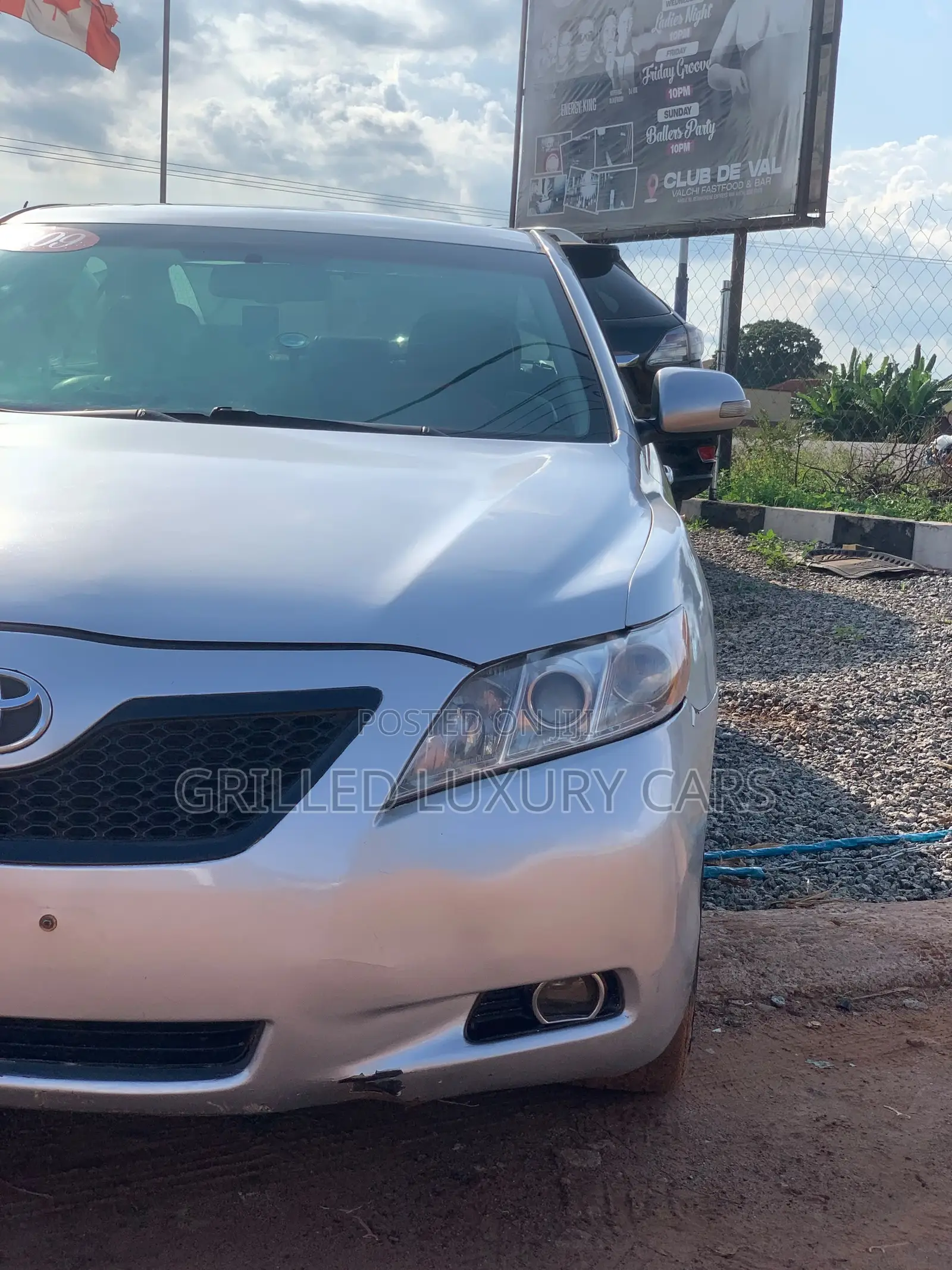 Toyota Camry XLE V6 4dr Sedan (3.5L 6cyl 6AM) 2009 Silver