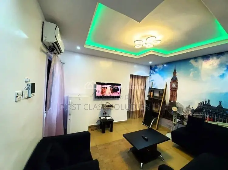 Exquisitely Furnished Luxury 1 Bedroom Apartment