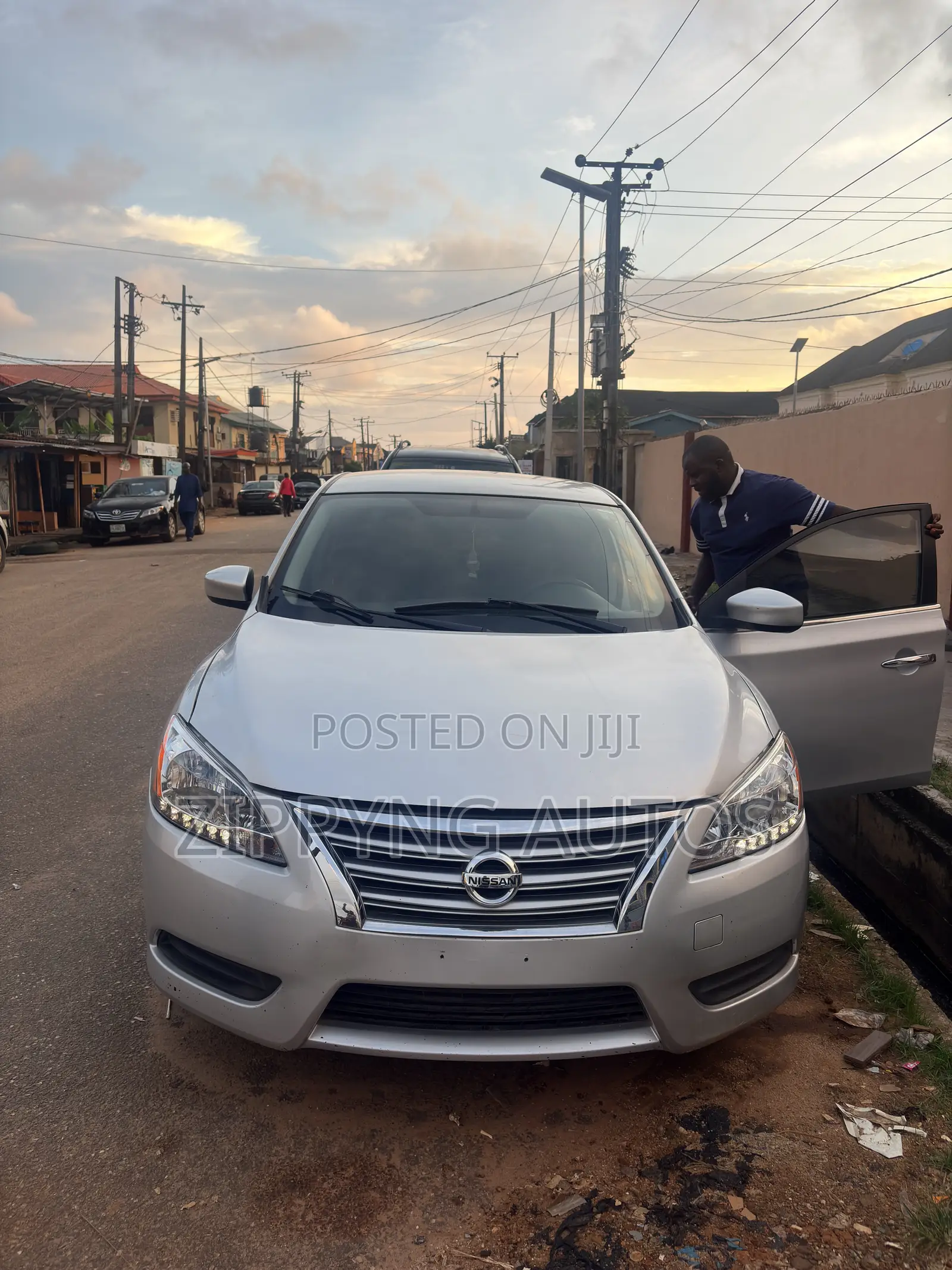 Nissan Sentra SV 4dr Sedan (1.8L 4cyl CVT) 2014 Silver