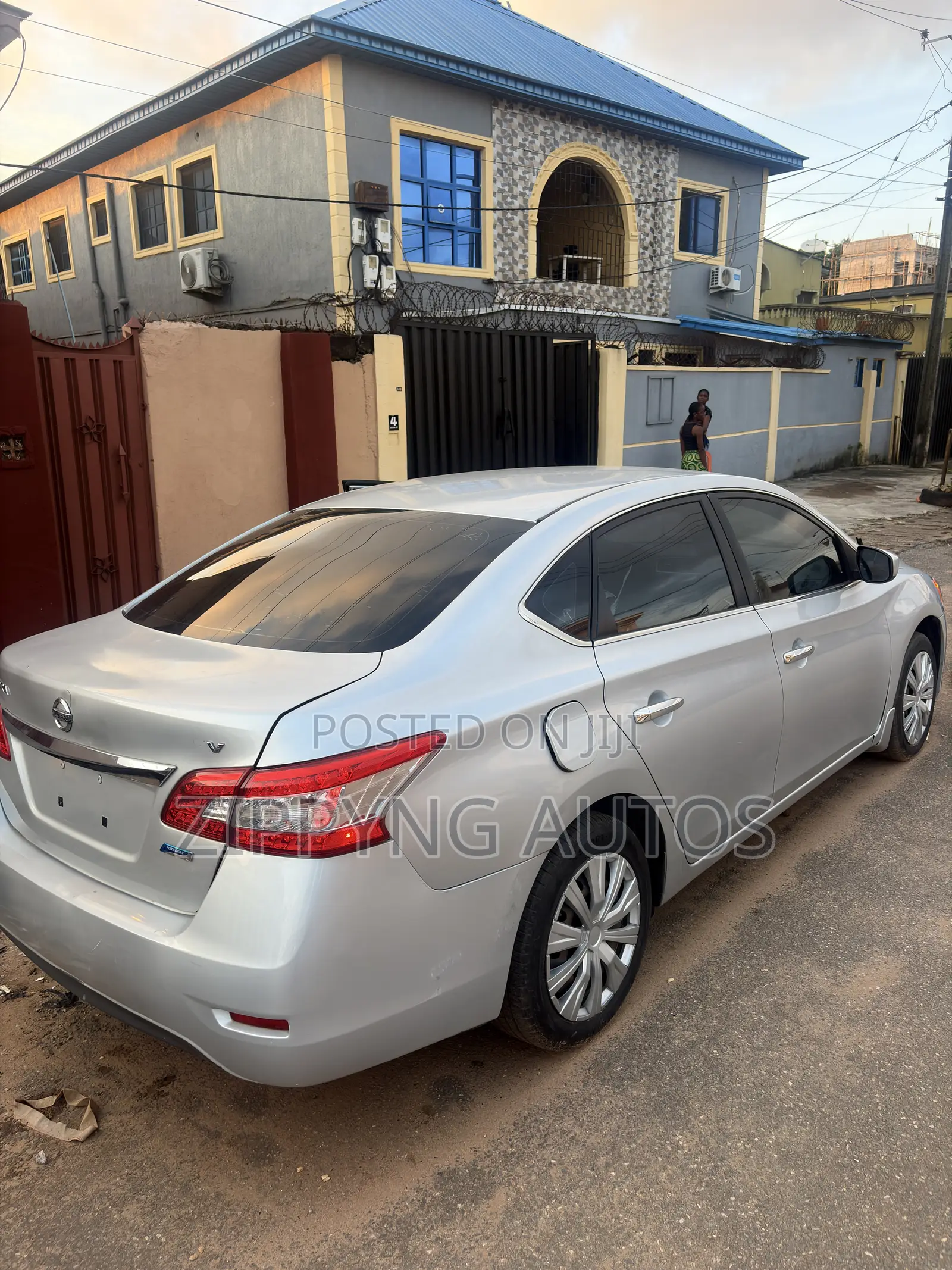Nissan Sentra SV 4dr Sedan (1.8L 4cyl CVT) 2014 Silver