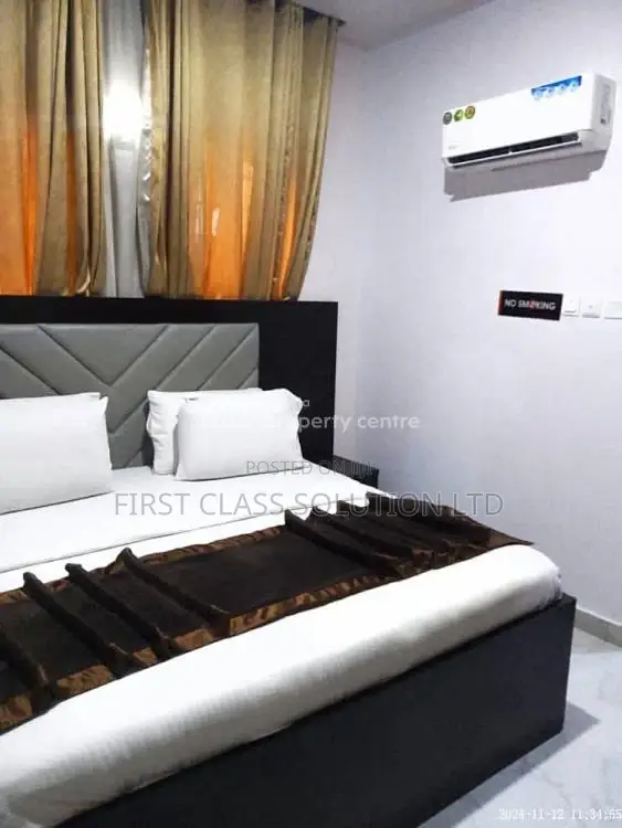 Tantalizingly Furnished and Well Serviced Luxury 1 Bedroom Apartment