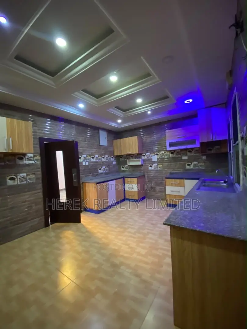 5bdrm Duplex in Victory Park, Osapa london for rent
