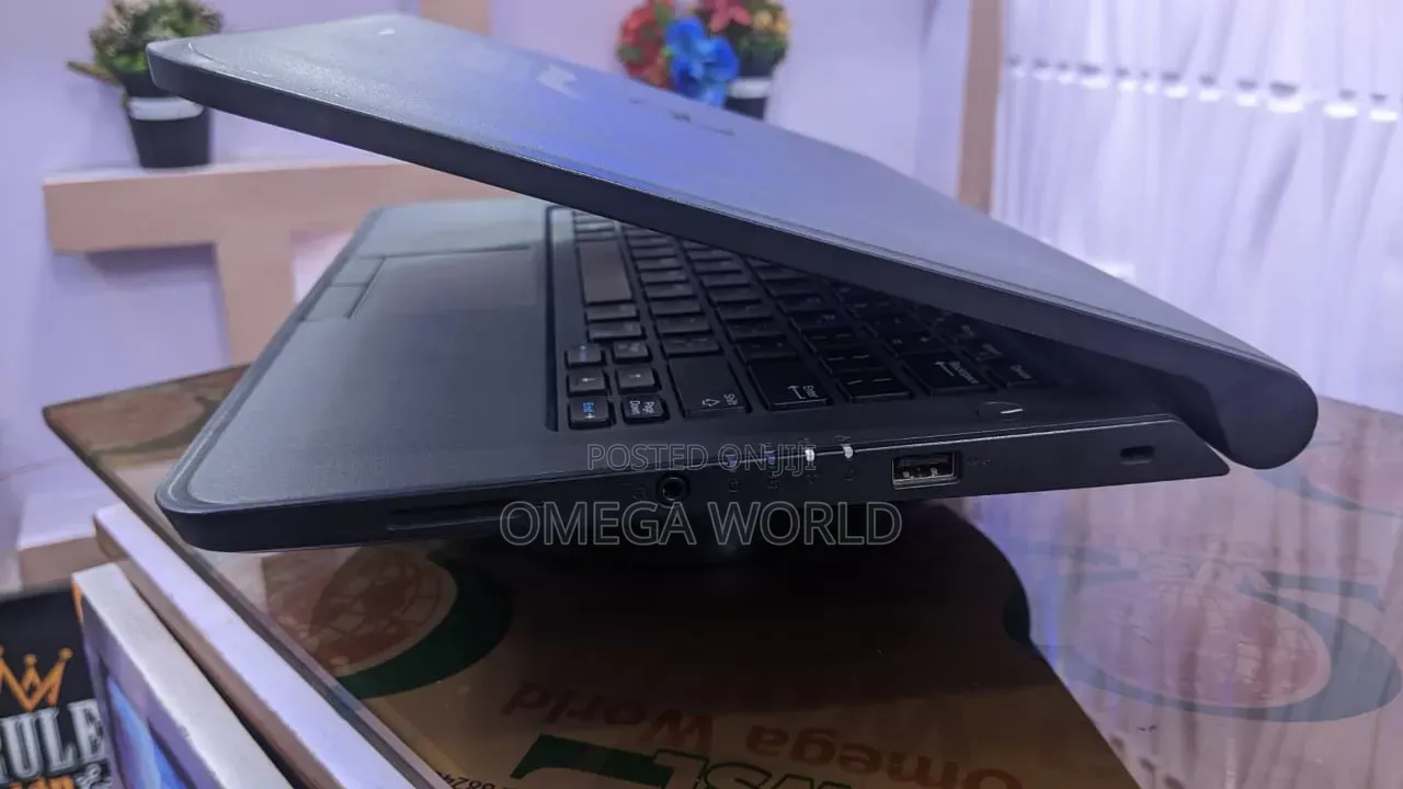 Laptop Dell Latitude 3350 8GB Intel Core i3 SSD 128GB