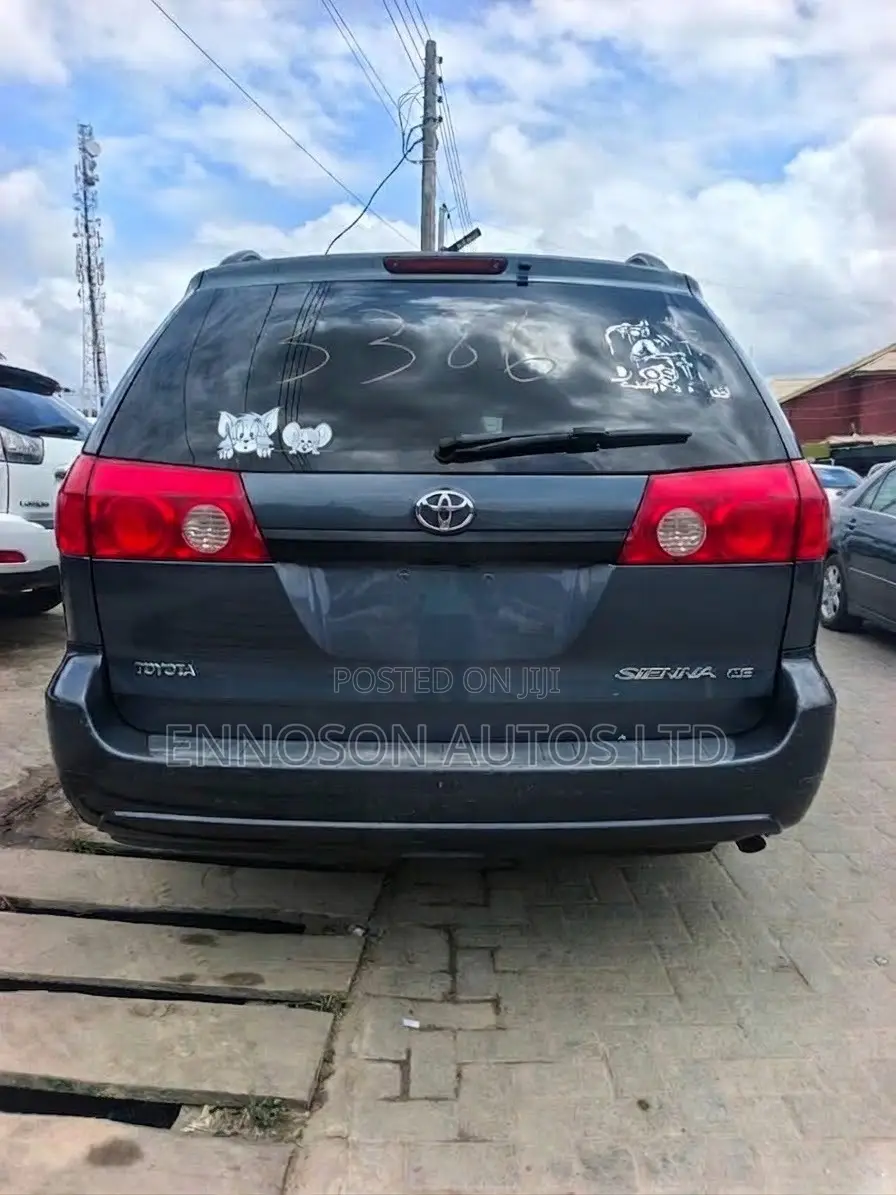 Toyota Sienna CE 2009 Gray