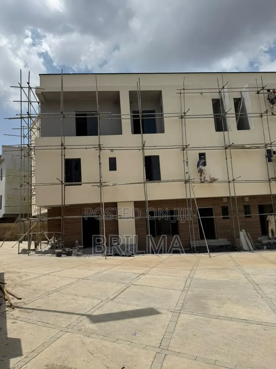 4bdrm Duplex in Guzape District for sale