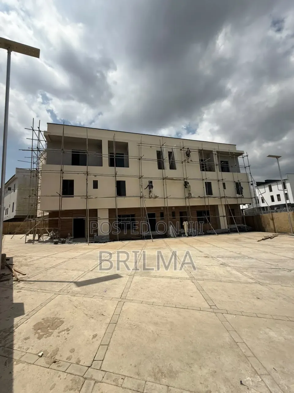 4bdrm Duplex in Guzape District for sale