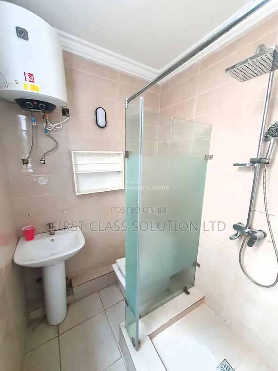 Well Furnished and Fully Serviced Luxury 4 Bedroom Apartment