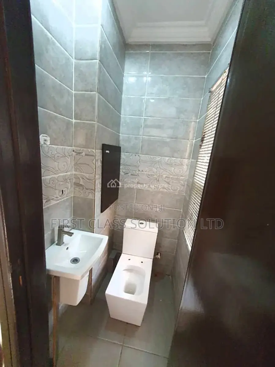 Well Furnished and Fully Serviced Luxury 4 Bedroom Apartment