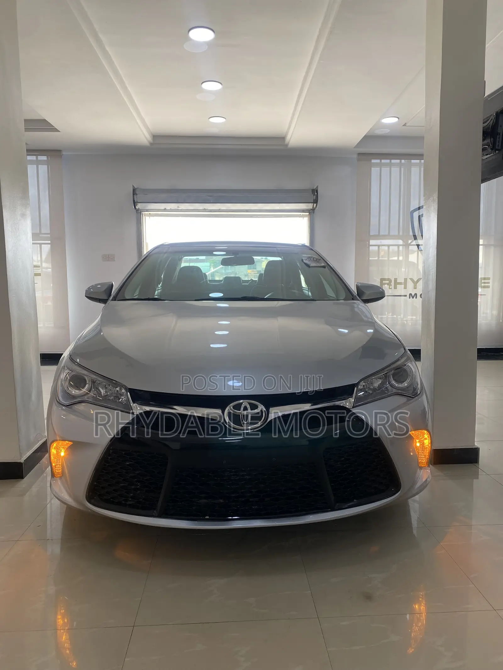 Toyota Camry SE 4dr Sedan (2.5L 4cyl 6A) 2016 Silver