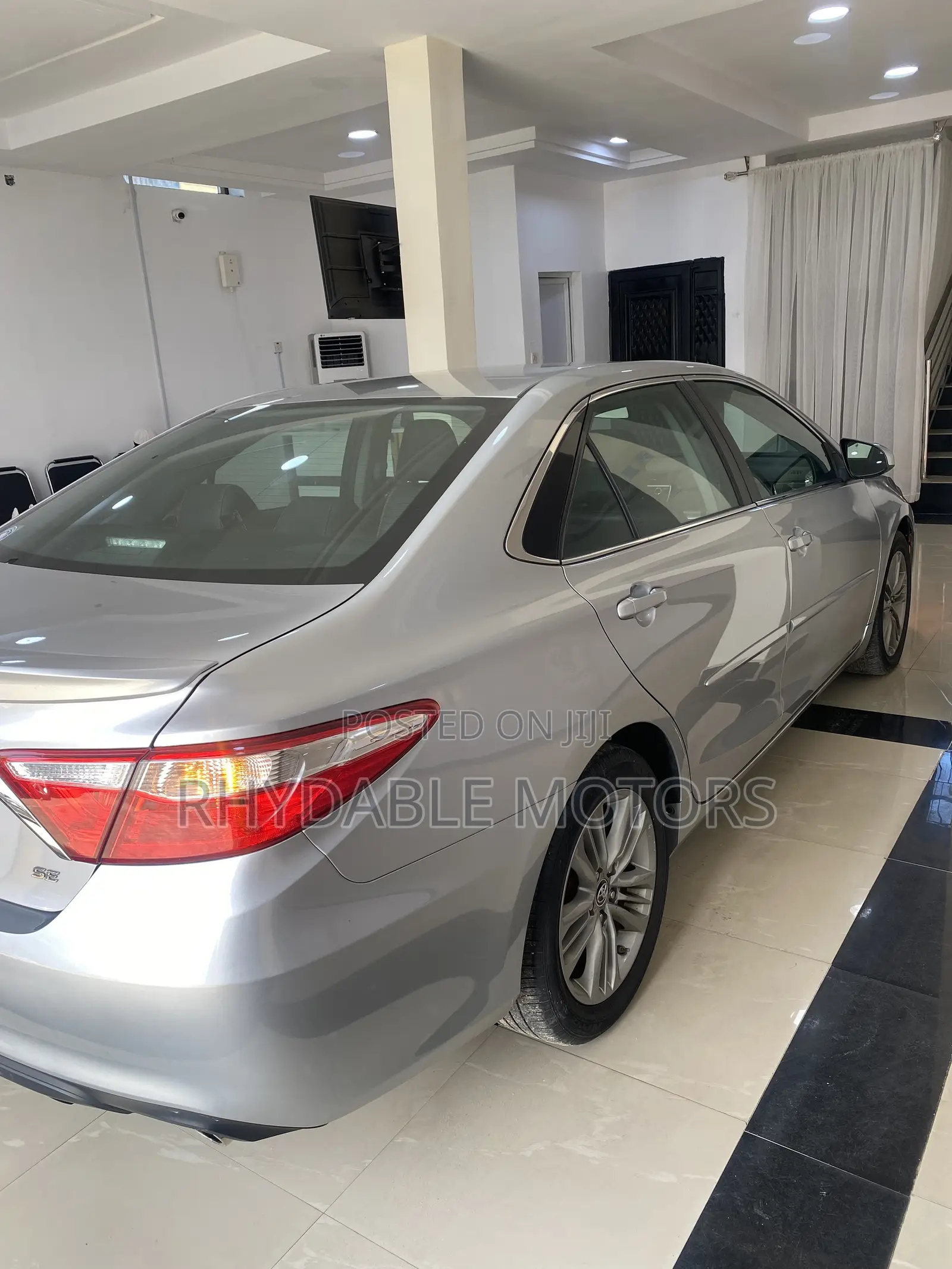 Toyota Camry SE 4dr Sedan (2.5L 4cyl 6A) 2016 Silver