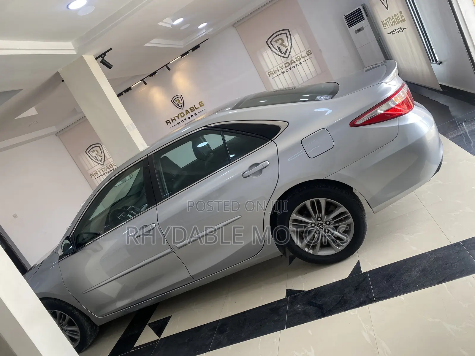 Toyota Camry SE 4dr Sedan (2.5L 4cyl 6A) 2016 Silver