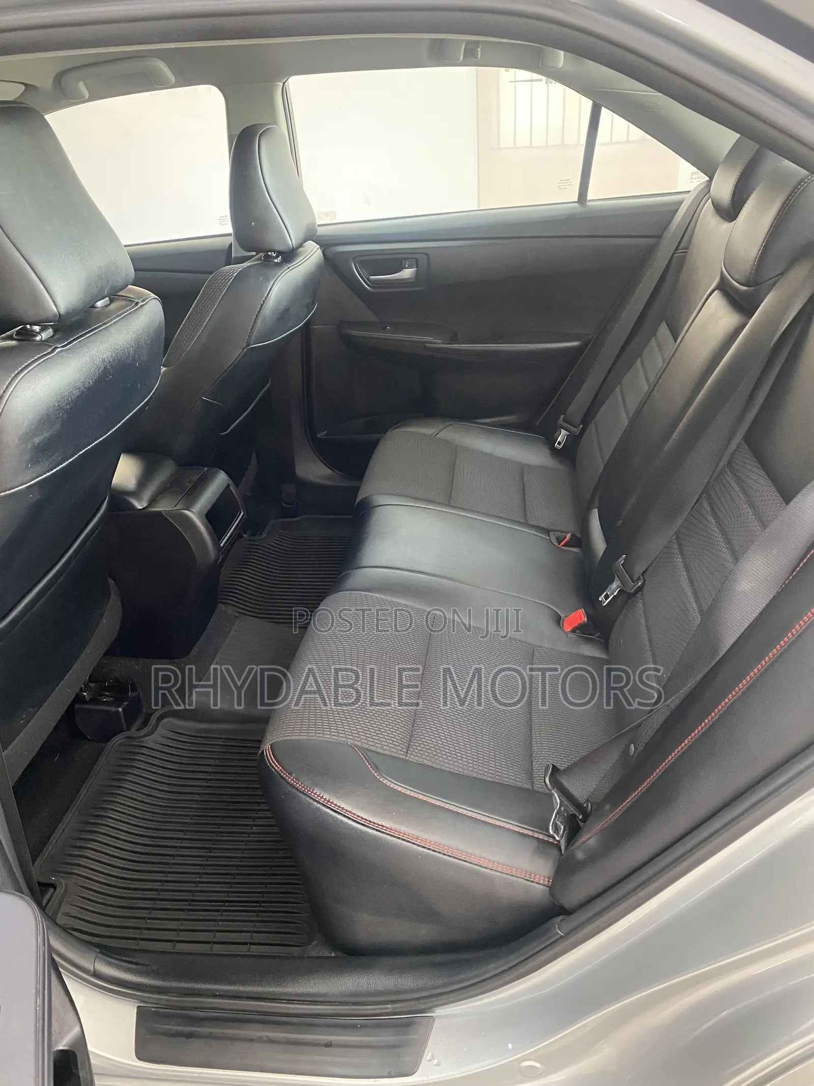 Toyota Camry SE 4dr Sedan (2.5L 4cyl 6A) 2016 Silver