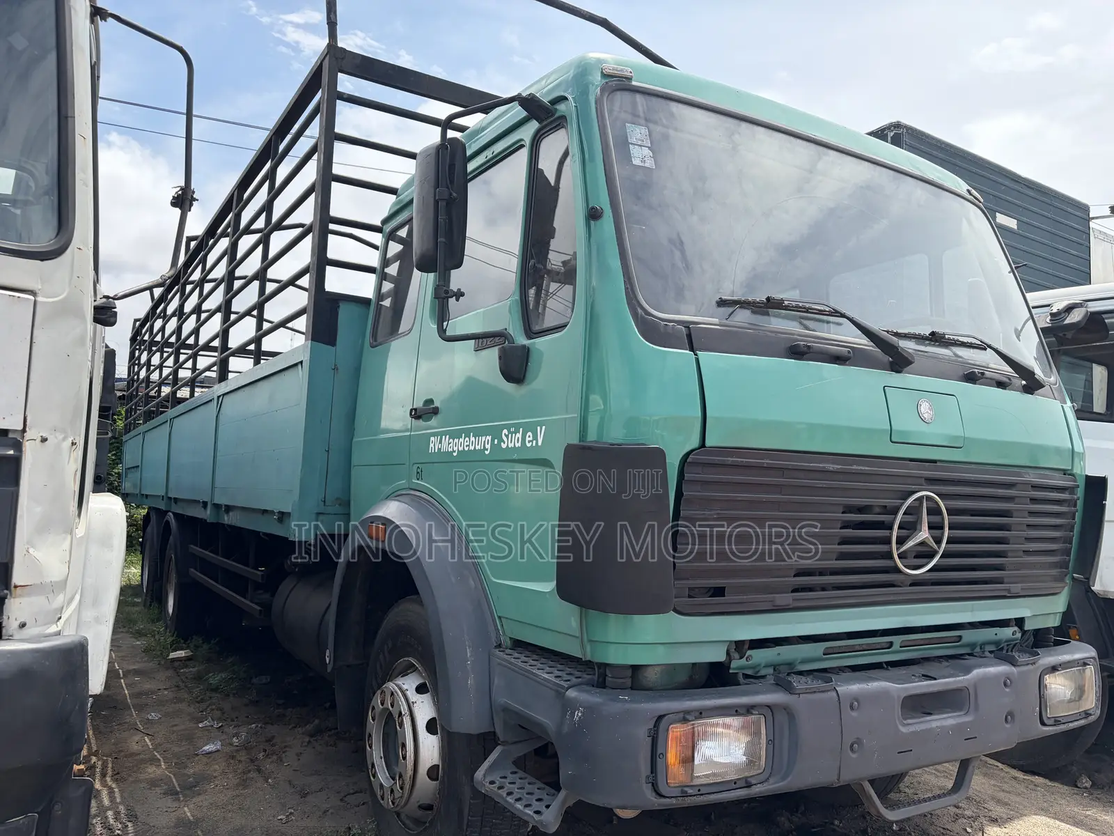 Mercedes Benz 1622 10Tyres Open Body