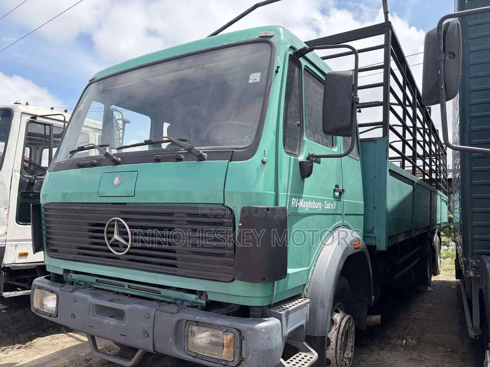Mercedes Benz 1622 10Tyres Open Body