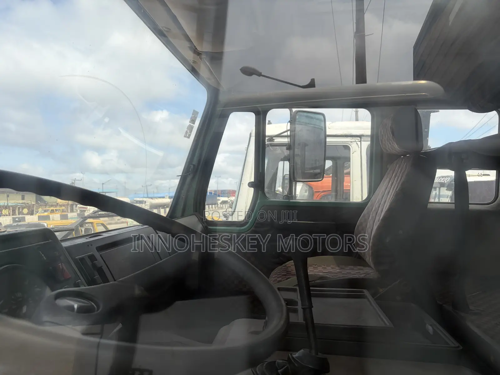 Mercedes Benz 1622 10Tyres Open Body