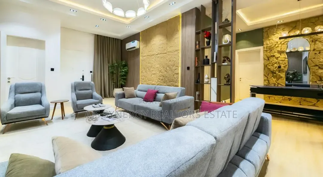 Furnished 3bdrm Apartment in Lekki Phase 1 for rent