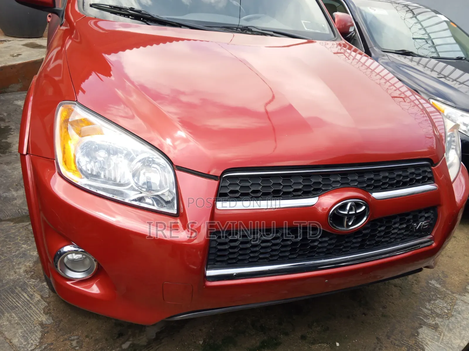 Toyota RAV4 2010 Orange