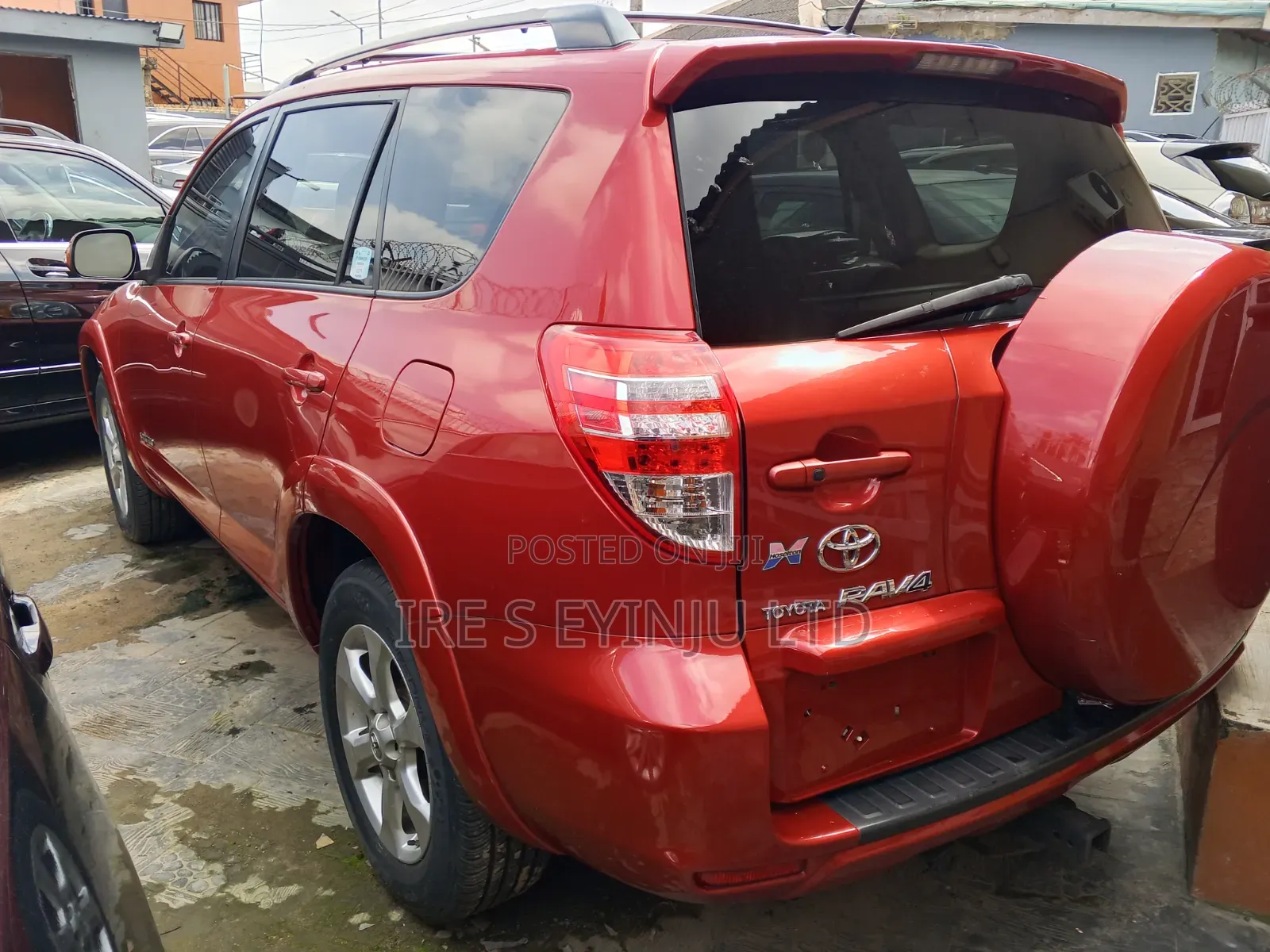 Toyota RAV4 2010 Orange