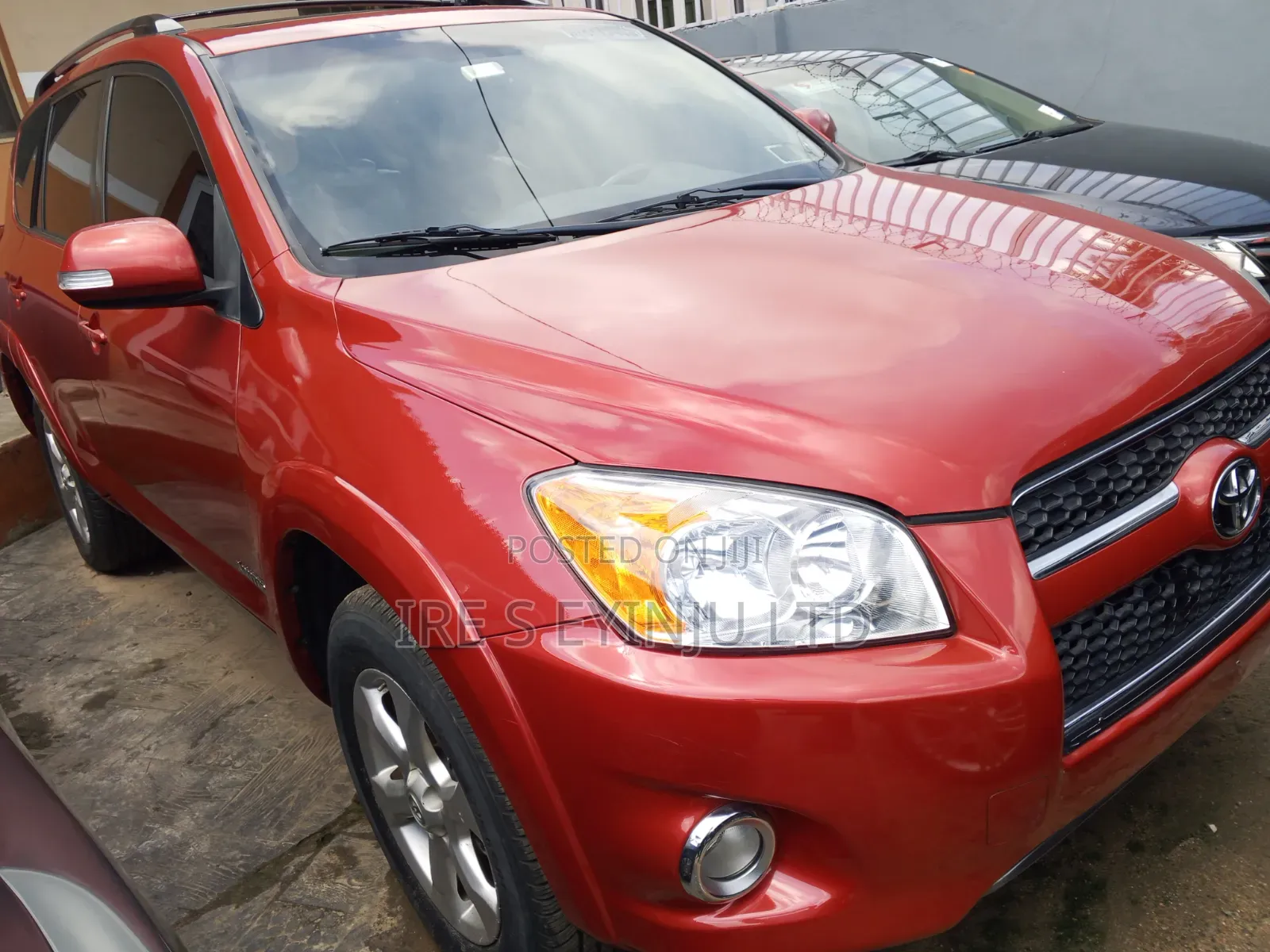 Toyota RAV4 2010 Orange