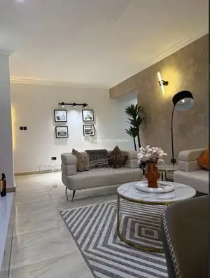 Beautiful 2 Bedroom Apartment (Monthly Only)