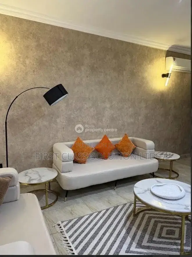 Beautiful 2 Bedroom Apartment (Monthly Only)
