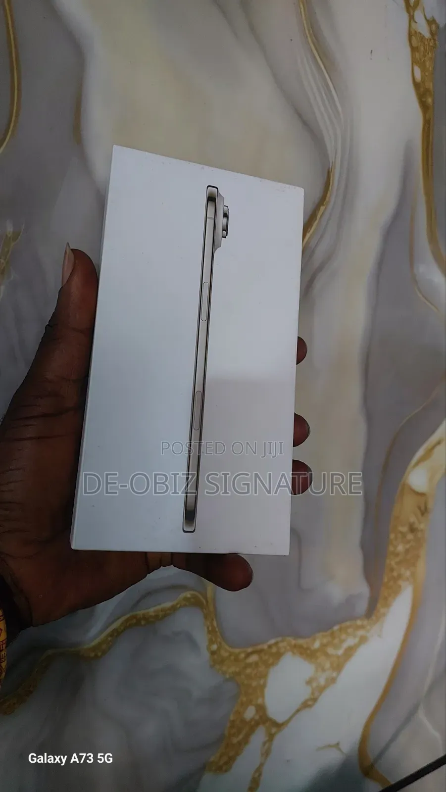 New Apple iPhone 17e 256 GB Gold