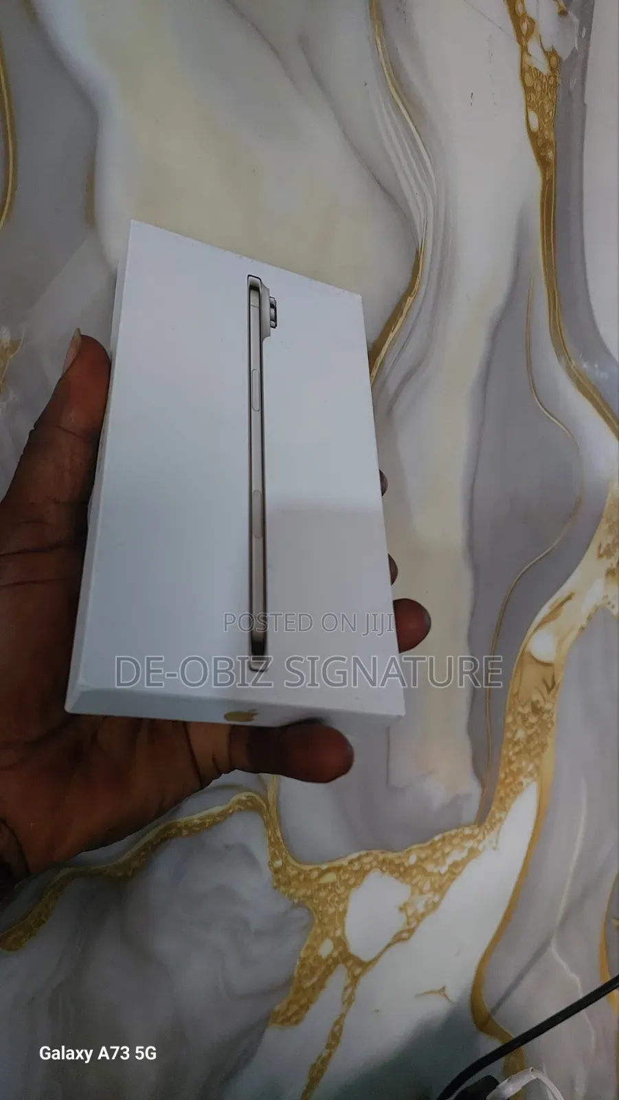 New Apple iPhone 17e 256 GB Gold