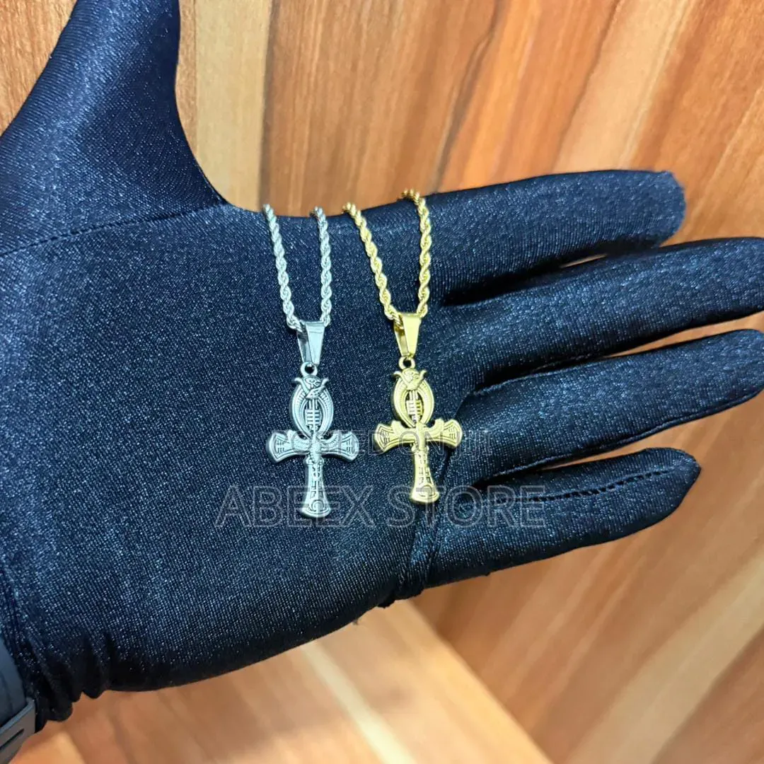 Stylish Chains With Pendant