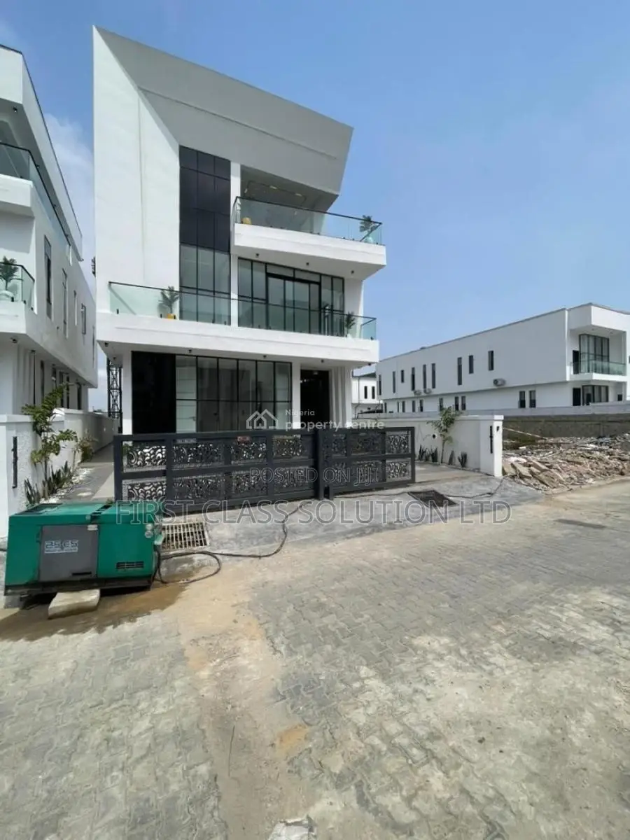 6bdrm Duplex in Chevron for sale