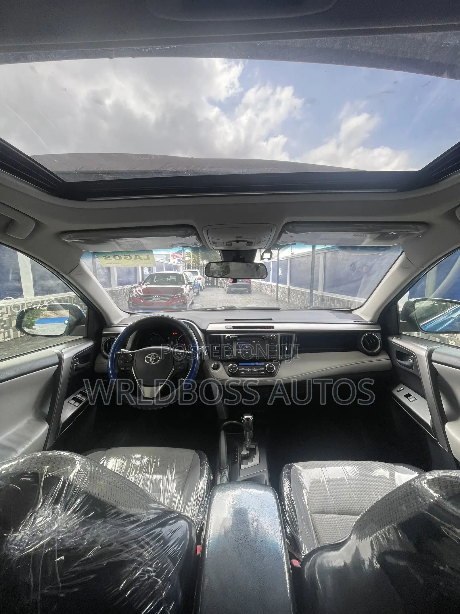 Toyota RAV4 XLE AWD (2.5L 4cyl 6A) 2017 Blue