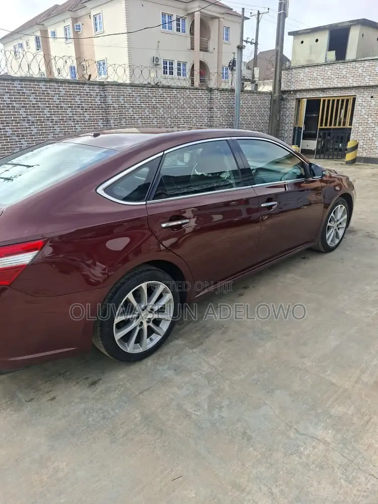 Toyota Avalon XLE Premium 4dr Sedan (3.5L 6cyl 6A) 2014