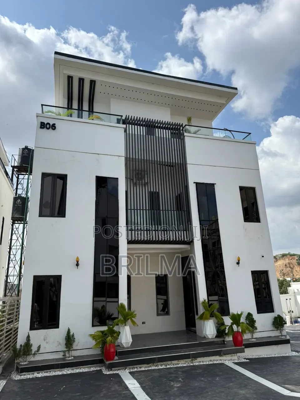 6bdrm Duplex in Guzape District for sale