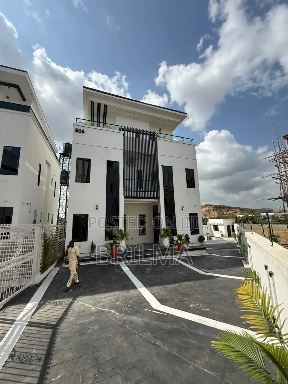 6bdrm Duplex in Guzape District for sale