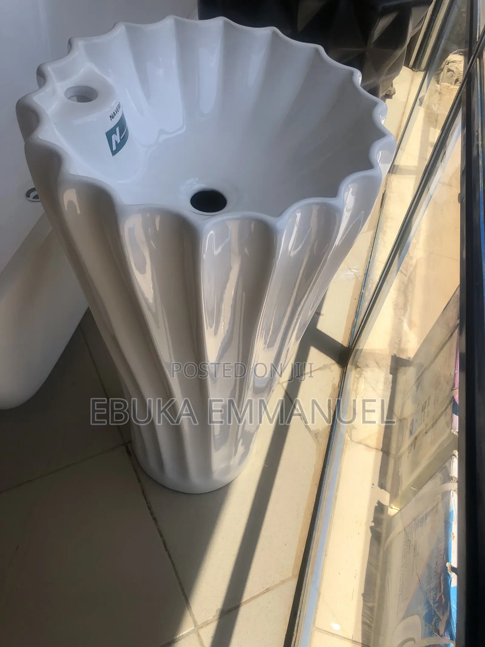 Standing Washing Hand Basin
